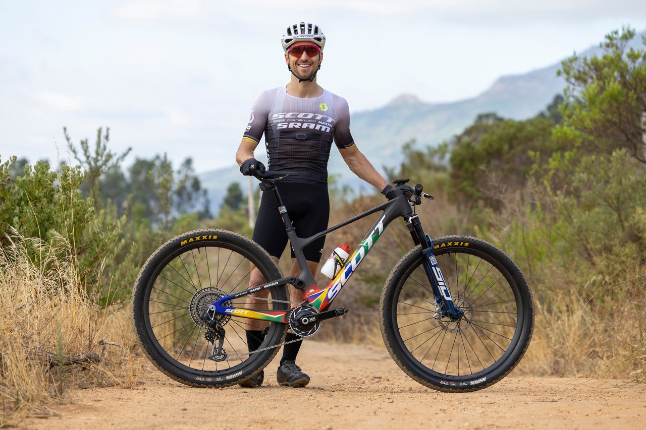 nino schurter hoy, nino schurter altura y peso, nino schurter nombre completo, estatura nino schurter, nino schurter bicicleta 2024, scott nino schurter, Nino Schurter, nino schurter mtb, nino schurter entrenamiento, técnica de nino schurter, nino schurter descenso, consejos de nino schurter para mtb, inspiración mtb nino schurter, legado de nino schurter, mejores ciclistas mtb del mundo, ciclista profesional de xco, cómo entrena nino schurter, técnica de manejo para mtb, técnica de curvas mtb, cómo mejorar en mtb xco, mtb para ciclistas amateur en colombia, entrenamiento mtb para principiantes, cómo mejorar los descensos en mtb, técnica de subida en bicicleta de montaña, mtb colombia entrenamiento, motivación para ciclistas de montaña, preparación física mtb, rutinas de fuerza para mtb, ciclismo de montaña colombia, aprender mtb con ejemplos, técnicas avanzadas de xco, consejos para ciclistas recreativos colombia, técnica profesional mtb, manejo de bicicleta como nino schurter, trucos de mtb para amateurs, cómo entrenar para mtb en colombia, guía definitiva para ciclistas amateur colombia