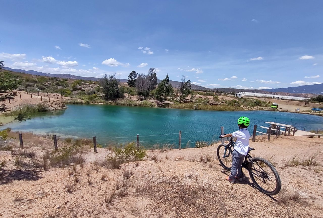 Villa de Leyva en Bicicleta, bogota villa de leyva en bicicleta, parque villa de leyva bicicleta en el aire, villa de leyva bicicleta en el aire, rutas en bicicleta villa de Leyva, bicicleta aerea villa de Leyva, villa de leyva cuatrimotos, villa de leyva en moto, bicicletas en el aire villa de Leyva, alquiler de bicicletas en villa de Leyva, bicicletas en cable villa de Leyva, bicicletas en el aire villa de leyva precios, bicicletas aéreas en villa de Leyva, travesia bogota villa de Leyva tour and bike, Villa de Leyva en Bicicleta