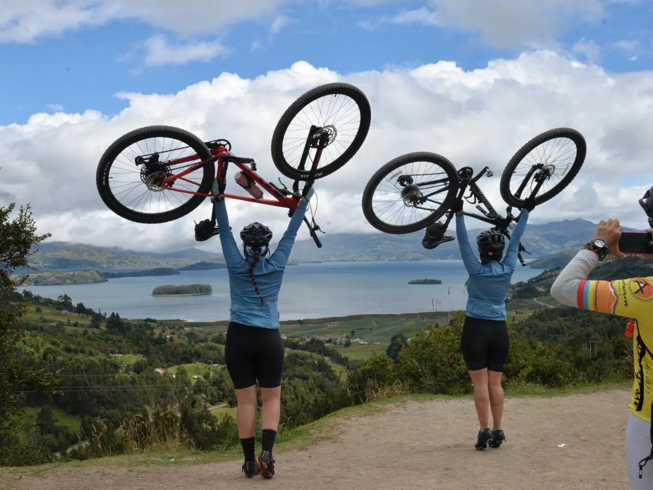 travesías para ciclistas aventureros, travesias en bici, travesias mtb cundinamarca 2025, travesia bogota villavicencio 2025, travesias mtb 2025, travesia neusa 2025, travesias mtb Colombia,