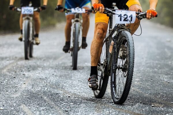 cómo elegir tu primera carrera MTB, consejos para tu primera competencia de MTB, guía para debutar en una carrera de MTB, prepararse para una carrera MTB para principiantes, qué tener en cuenta en tu primer reto MTB, eventos ideales para ciclistas novatos en MTB, cómo iniciar en competencias de mountain bike, tips para tu primera carrera de ciclismo de montaña