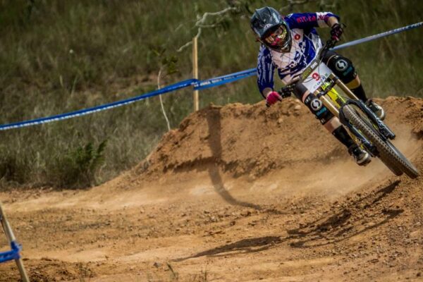 tipos de ciclomontañismo, modalidades de mountain bike en Colombia, cross country MTB, downhill MTB, maratón MTB, freeride MTB, four cross MTB, triatlón XTERRA MTB