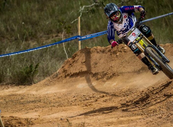 tipos de ciclomontañismo, modalidades de mountain bike en Colombia, cross country MTB, downhill MTB, maratón MTB, freeride MTB, four cross MTB, triatlón XTERRA MTB