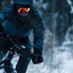 equipamiento esencial para rutas de mtb en clima húmedo, rutas mtb en clima lluvioso, ciclismo de montaña en clima húmedo, accesorios para ciclismo en lluvia, ropa impermeable para ciclistas, equipamiento para mtb en zonas húmedas, mantenimiento bicicleta lluvia, cómo proteger la bicicleta de la humedad, consejos para rodar bajo la lluvia, mtb en clima tropical, cómo preparar tu bici para la lluvia, equipamiento para ciclismo de montaña en colombia, mtb en bogotá, mtb en antioquia, mtb en cundinamarca, rutas mtb colombia clima húmedo, bicicletas de montaña para terrenos húmedos, neumáticos mtb para barro, lubricante para bicicleta en clima húmedo, tips para ciclistas bajo la lluvia, equipamiento de seguridad para mtb, impermeables para ciclistas, cómo cuidar tu bicicleta después de la lluvia, equipamiento ciclista para clima tropical, rutas mtb en zonas de neblina, ciclismo recreativo en clima lluvioso, mejores llantas para mtb en barro, consejos para entrenamiento mtb en lluvia, ropa térmica para ciclismo en clima húmedo, rutas mtb colombia en invierno, cómo evitar el óxido en la bicicleta, mtb recreativo en colombia, equipamiento para travesías mtb, ciclismo de montaña bajo la lluvia, cómo rodar en barro, equipamiento para ciclistas principiantes, protección para ciclismo en terrenos húmedos, cómo mantener la bicicleta limpia en clima lluvioso, ciclismo y mantenimiento en clima tropical, rutas para ciclistas en temporada de lluvias, mtb en el eje cafetero, mtb en boyacá, entrenar en bicicleta con lluvia, guía para ciclistas en clima húmedo, consejos para mtb recreativo en colombia