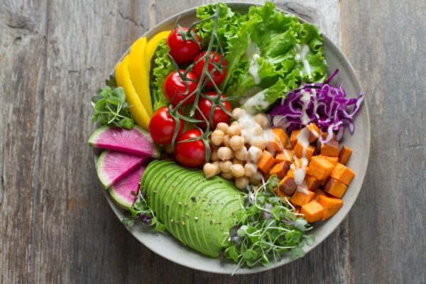 vegetales en la dieta de ciclistas amateur, importancia de los vegetales en la dieta del ciclista, alimentación saludable para ciclistas, dieta equilibrada para ciclistas, nutrición deportiva para ciclistas, alimentos naturales para ciclistas, consejos de nutrición para ciclistas, qué comer antes de montar bicicleta, alimentación para ciclistas de montaña, qué deben comer los ciclistas amateur, mejores vegetales para ciclistas, dieta para ciclistas principiantes, plan alimenticio para ciclistas, vegetales ricos en hierro para ciclistas, cómo mejorar el rendimiento en ciclismo con vegetales, alimentos energéticos para ciclistas, recuperación muscular en ciclistas, alimentación después del entrenamiento en bici, comidas saludables para ciclistas, nutrición deportiva MTB, dieta para ciclismo de ruta, tips de nutrición para ciclistas, rendimiento y alimentación ciclista, vegetales con magnesio para deportistas, alimentación natural para ciclistas colombianos, cómo alimentarse para travesías MTB, guía nutricional para ciclistas de montaña, qué deben comer los ciclistas antes y después de entrenar, alimentos que evitan calambres en ciclismo, comida balanceada para ciclistas, energía y resistencia en ciclismo, beneficios de los vegetales en el ciclismo, vegetales que ayudan al rendimiento deportivo