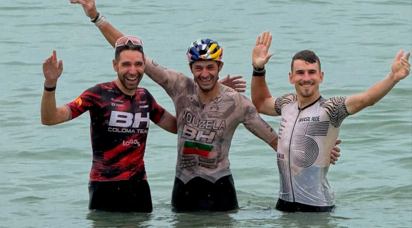 Brasil Ride Bahia 2025, carrera MTB Brasil, Brasil Ride MTB, ultramaratón MTB Bahía, MTB internacional Brasil, Brasil Ride etapas, Brasil Ride resultados 2025, ciclismo de montaña en Brasil, carrera por etapas MTB, mountain bike en Bahía, competencia MTB Sudamérica, evento de ciclismo Brasil 2025, ciclistas elite Brasil Ride, MTB profesional en Latinoamérica, David Valero Brasil Ride, Tiago Ferreira MTB, BH Coloma Team Brasil Ride, turismo deportivo en Brasil, carreras MTB por etapas 2025, ranking MTB internacional, Brasil Ride Bahia recorrido, entrenamiento para Brasil Ride, preparación física MTB tropical, humedad y clima en Bahía, tips para competir en Brasil Ride, nutrición para ultramaratón MTB, equipamiento MTB Brasil, mejores bicicletas para Brasil Ride, experiencia ciclista en Brasil, gastronomía bahiana para deportistas, turismo MTB en Brasil, qué hacer en Bahía Brasil, rutas de ciclismo en Bahía, MTB extremo en Sudamérica, aventura en bicicleta Brasil, mountain bike tropical, ultramaratón en selva y playa, competencia internacional MTB Bahía, MTB endurance Brasil, destino MTB Latinoamérica, mejores carreras MTB del mundo, calendario MTB 2025 Brasil, desafíos MTB por etapas, carrera MTB exótica, preparación para calor y humedad en MTB, turismo gastronómico Bahía Brasil, MTB de resistencia, rutas técnicas MTB Brasil, viaje ciclista a Brasil, experiencias MTB internacionales, turismo y MTB en Sudamérica, pasión por el mountain bike Brasil Ride