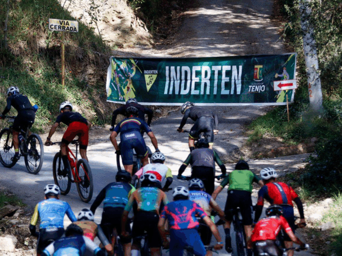 pedaleando por un sueño cundinamarca, ciclismo solidario cundinamarca, evento ciclístico de ayuda social, ciclismo por causas sociales, ciclismo para niños con enfermedades huérfanas, jornadas solidarias de ciclismo en cundinamarca, alexandra pulido primera dama de cundinamarca ciclismo, jorge emilio rico gobernador eventos deportivos, eventos deportivos cundinamarca 2025, ciclismo con propósito social, rutas de ciclismo en cundinamarca, cultura ciclista cundinamarquesa, ciclismo aficionado en cundinamarca, ciclismo profesional en cundinamarca, entrenamiento ciclista en cundinamarca, ciclismo para recaudar fondos, ciclismo y responsabilidad social, ciclismo inclusivo en colombia, deporte y solidaridad colombia, iniciativas deportivas para ayudar, ciclismo y comunidad en cundinamarca, eventos de ciclismo en familia, ciclismo para mejorar vidas, ciclismo de ruta cundinamarca, ciclismo recreativo y solidario, apoyo a niños con enfermedades huérfanas, campañas deportivas cundinamarca, ciclismo y bienestar social, eventos con propósito en colombia, pedalear por una causa social, ciclismo humanitario en colombia