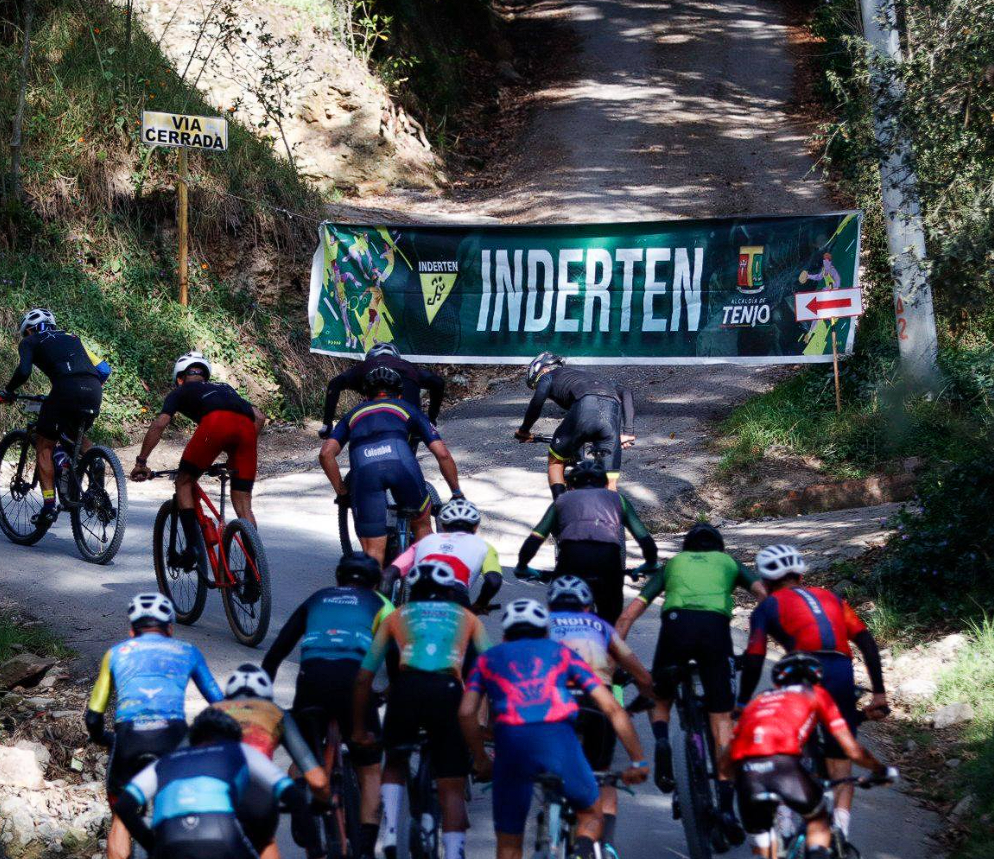 pedaleando por un sueño cundinamarca, ciclismo solidario cundinamarca, evento ciclístico de ayuda social, ciclismo por causas sociales, ciclismo para niños con enfermedades huérfanas, jornadas solidarias de ciclismo en cundinamarca, alexandra pulido primera dama de cundinamarca ciclismo, jorge emilio rico gobernador eventos deportivos, eventos deportivos cundinamarca 2025, ciclismo con propósito social, rutas de ciclismo en cundinamarca, cultura ciclista cundinamarquesa, ciclismo aficionado en cundinamarca, ciclismo profesional en cundinamarca, entrenamiento ciclista en cundinamarca, ciclismo para recaudar fondos, ciclismo y responsabilidad social, ciclismo inclusivo en colombia, deporte y solidaridad colombia, iniciativas deportivas para ayudar, ciclismo y comunidad en cundinamarca, eventos de ciclismo en familia, ciclismo para mejorar vidas, ciclismo de ruta cundinamarca, ciclismo recreativo y solidario, apoyo a niños con enfermedades huérfanas, campañas deportivas cundinamarca, ciclismo y bienestar social, eventos con propósito en colombia, pedalear por una causa social, ciclismo humanitario en colombia